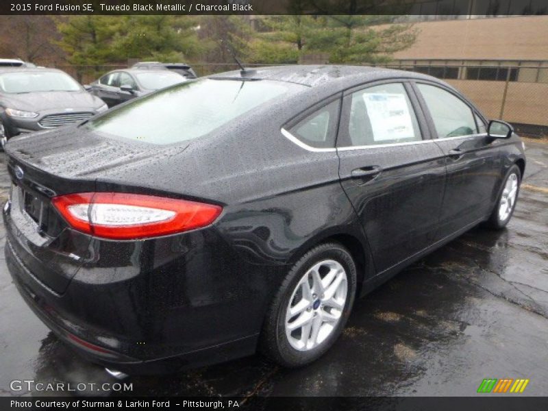 Tuxedo Black Metallic / Charcoal Black 2015 Ford Fusion SE