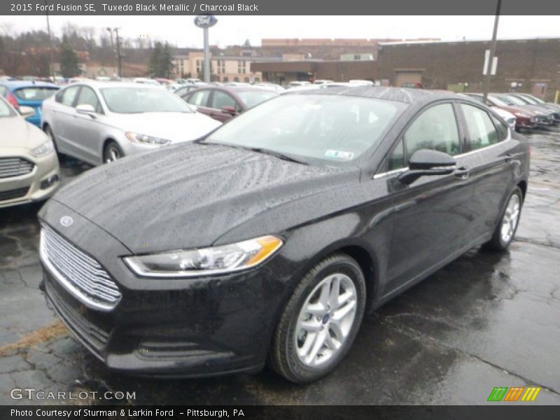 Tuxedo Black Metallic / Charcoal Black 2015 Ford Fusion SE