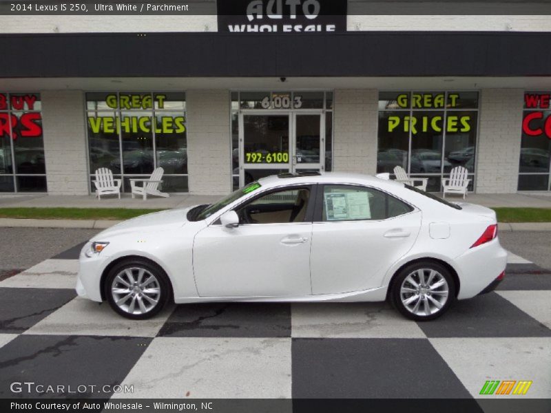 Ultra White / Parchment 2014 Lexus IS 250