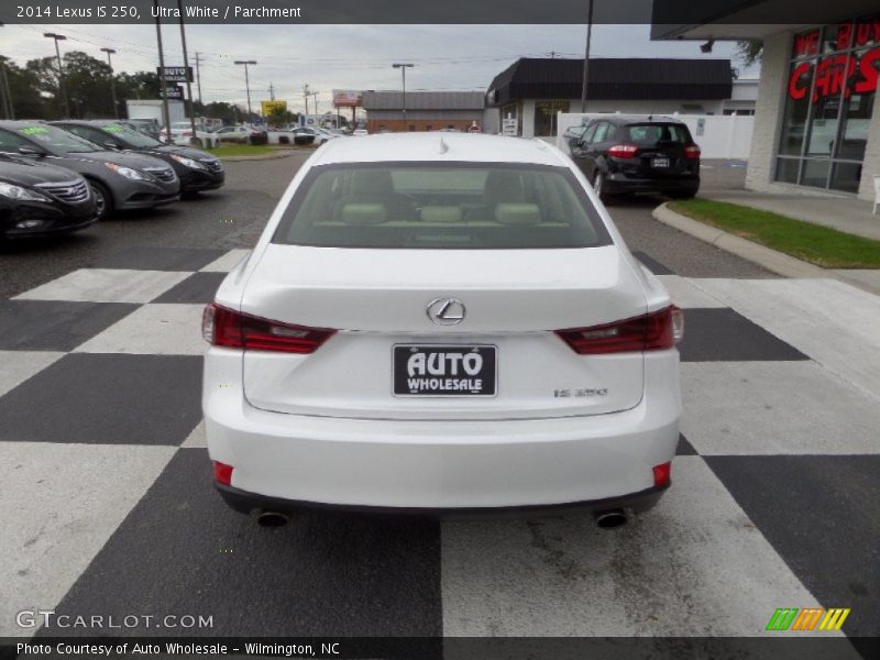 Ultra White / Parchment 2014 Lexus IS 250