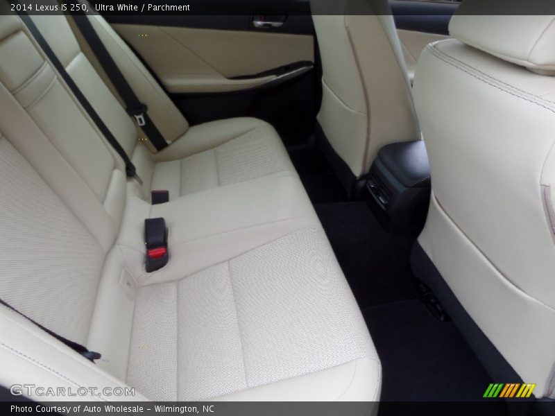 Ultra White / Parchment 2014 Lexus IS 250