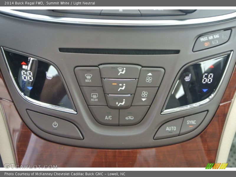 Summit White / Light Neutral 2014 Buick Regal FWD