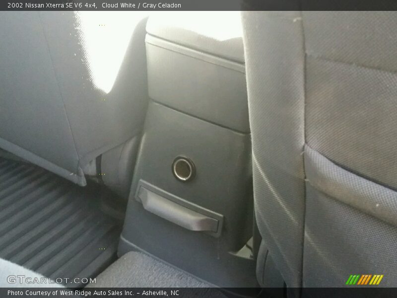 Cloud White / Gray Celadon 2002 Nissan Xterra SE V6 4x4