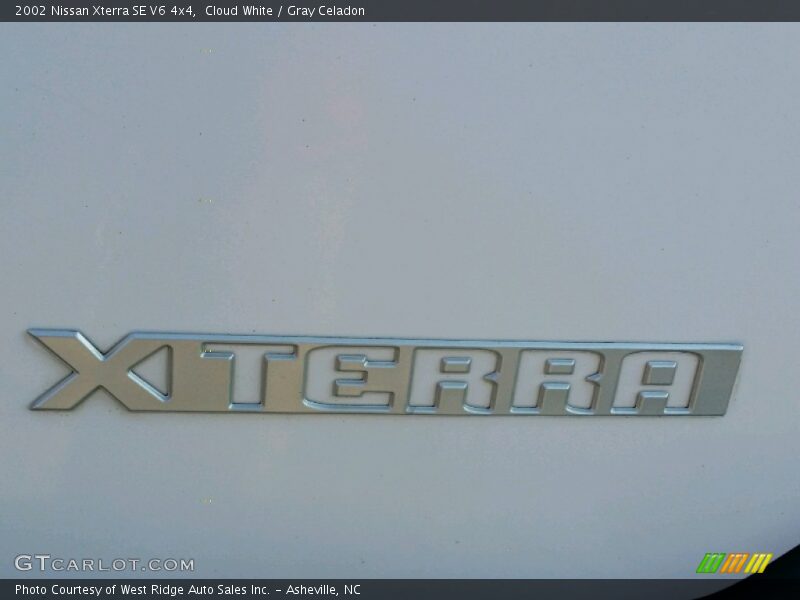 Cloud White / Gray Celadon 2002 Nissan Xterra SE V6 4x4