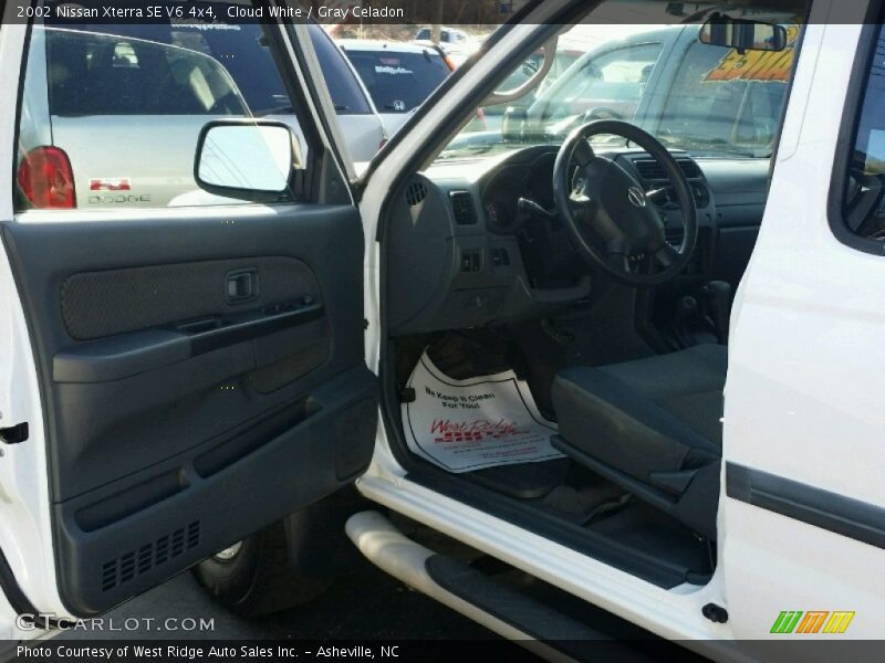 Cloud White / Gray Celadon 2002 Nissan Xterra SE V6 4x4