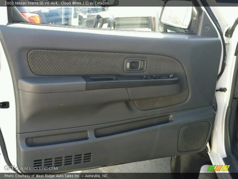 Cloud White / Gray Celadon 2002 Nissan Xterra SE V6 4x4