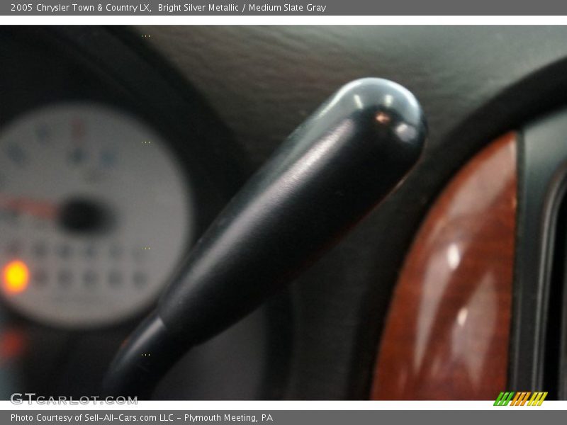Bright Silver Metallic / Medium Slate Gray 2005 Chrysler Town & Country LX