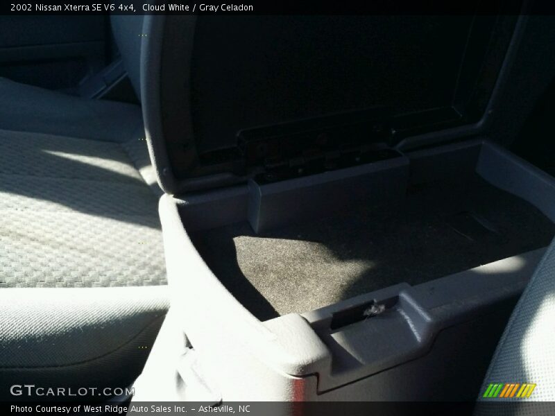 Cloud White / Gray Celadon 2002 Nissan Xterra SE V6 4x4