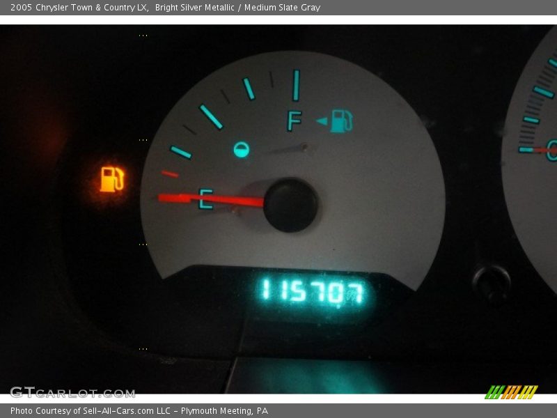 Bright Silver Metallic / Medium Slate Gray 2005 Chrysler Town & Country LX