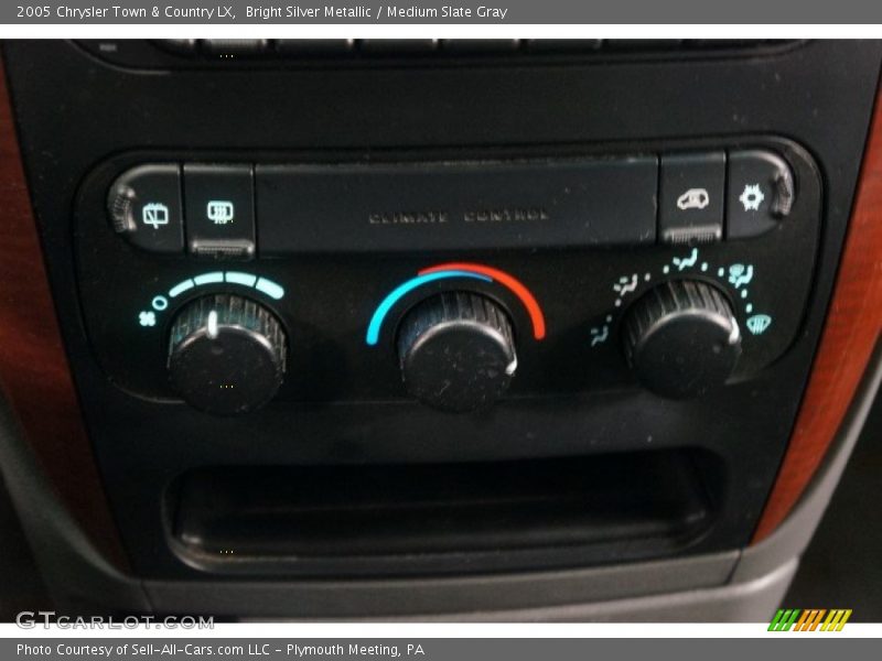 Bright Silver Metallic / Medium Slate Gray 2005 Chrysler Town & Country LX
