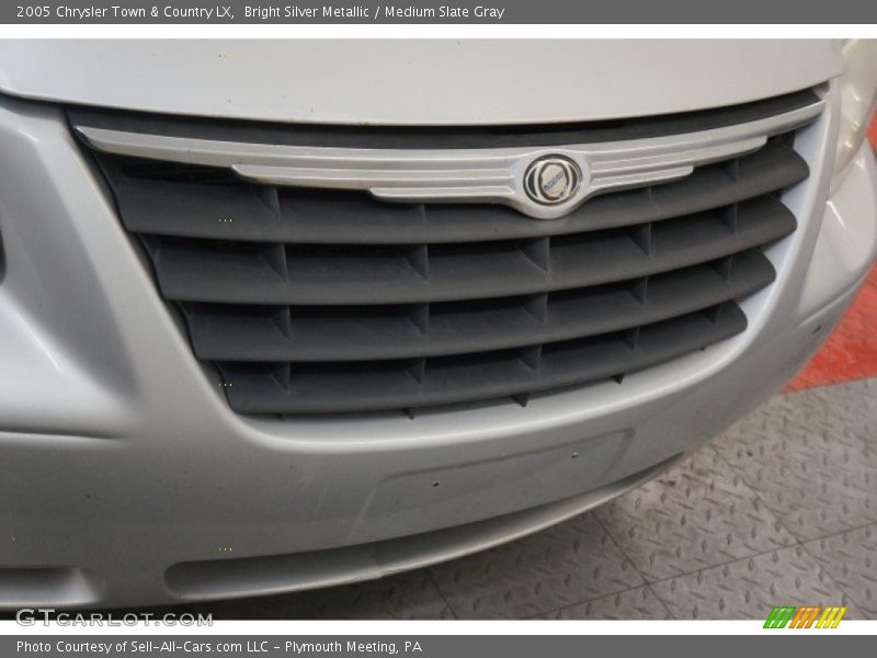 Bright Silver Metallic / Medium Slate Gray 2005 Chrysler Town & Country LX
