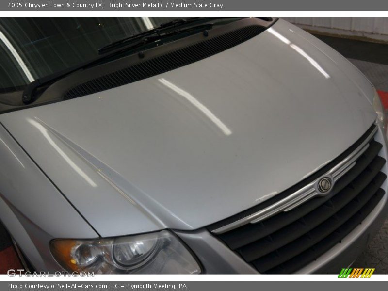 Bright Silver Metallic / Medium Slate Gray 2005 Chrysler Town & Country LX