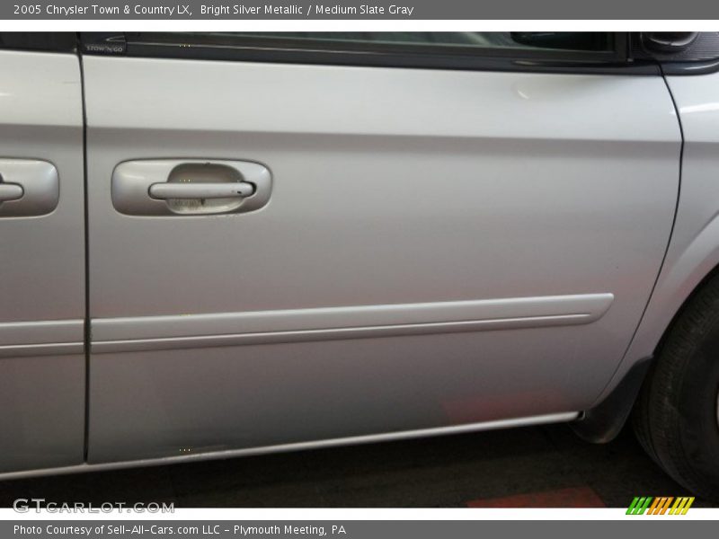 Bright Silver Metallic / Medium Slate Gray 2005 Chrysler Town & Country LX