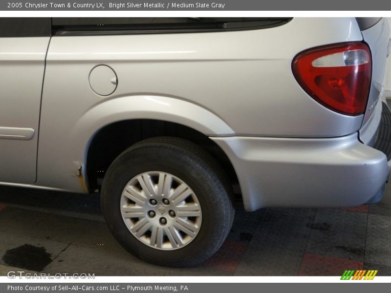 Bright Silver Metallic / Medium Slate Gray 2005 Chrysler Town & Country LX
