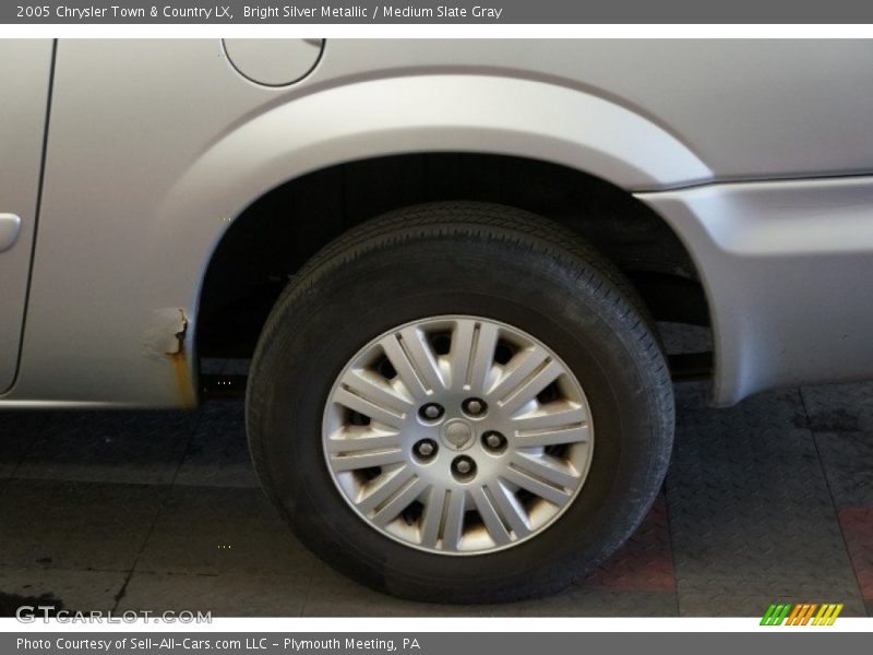 Bright Silver Metallic / Medium Slate Gray 2005 Chrysler Town & Country LX