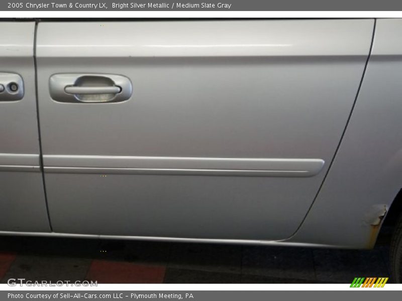 Bright Silver Metallic / Medium Slate Gray 2005 Chrysler Town & Country LX