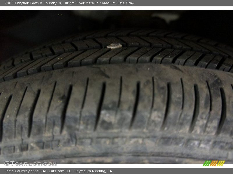Bright Silver Metallic / Medium Slate Gray 2005 Chrysler Town & Country LX