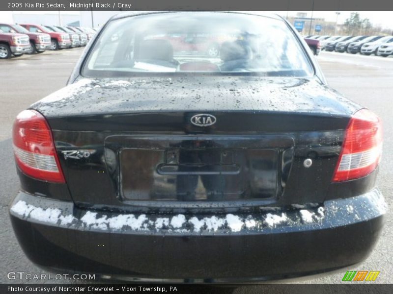 Midnight Black / Gray 2005 Kia Rio Sedan