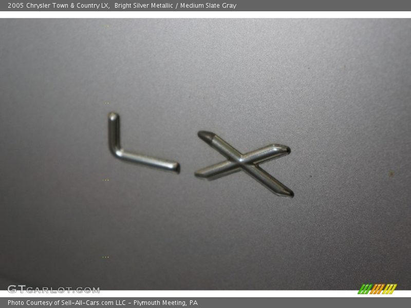 Bright Silver Metallic / Medium Slate Gray 2005 Chrysler Town & Country LX