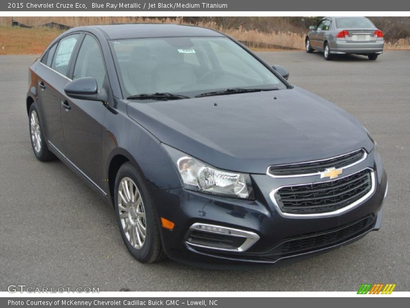 Front 3/4 View of 2015 Cruze Eco