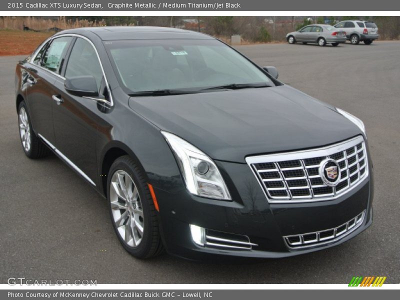 Front 3/4 View of 2015 XTS Luxury Sedan