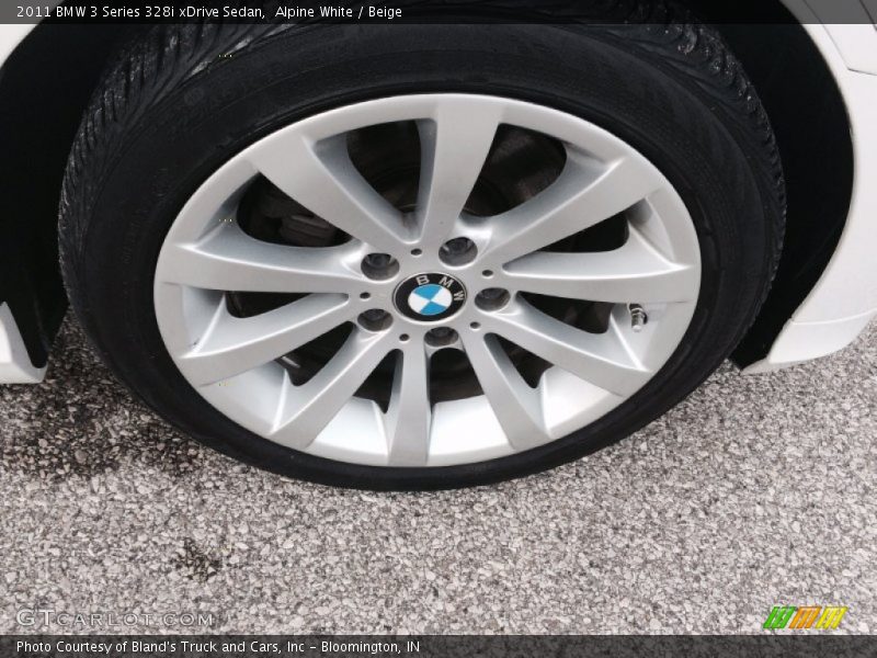 Alpine White / Beige 2011 BMW 3 Series 328i xDrive Sedan