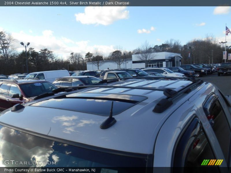Silver Birch Metallic / Dark Charcoal 2004 Chevrolet Avalanche 1500 4x4