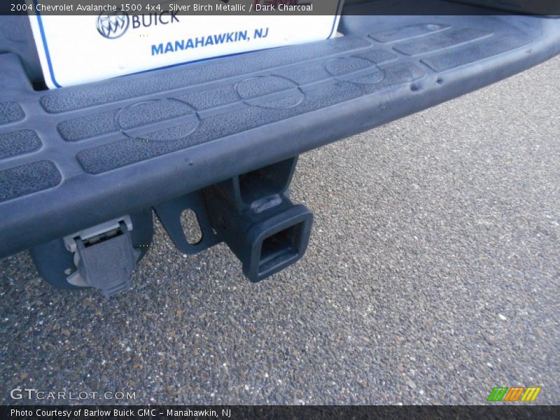 Silver Birch Metallic / Dark Charcoal 2004 Chevrolet Avalanche 1500 4x4