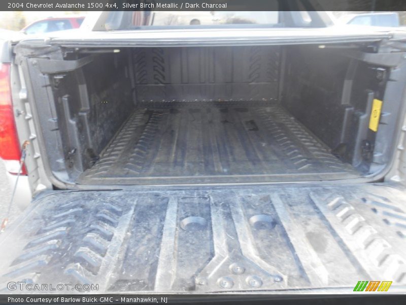 Silver Birch Metallic / Dark Charcoal 2004 Chevrolet Avalanche 1500 4x4