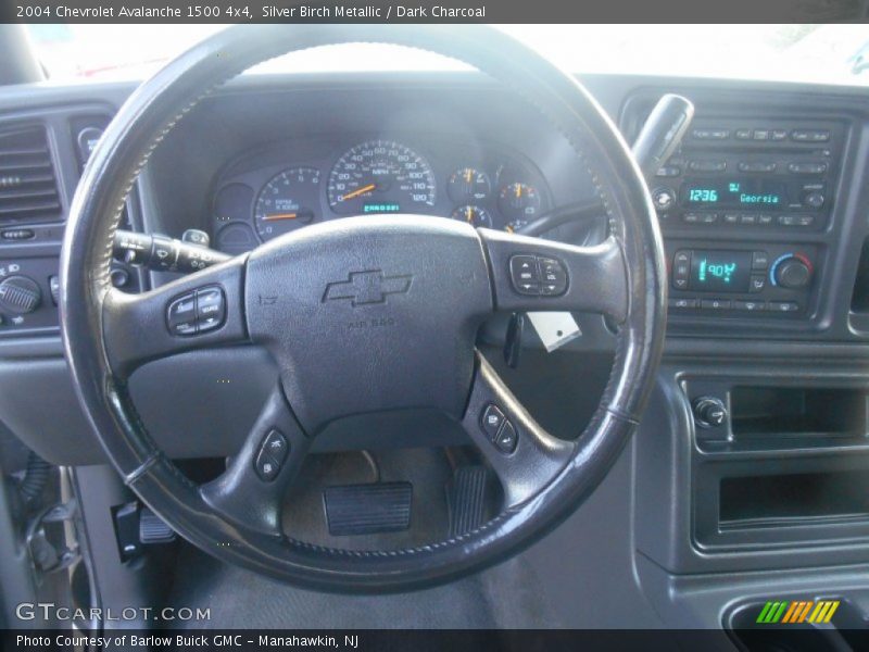 Silver Birch Metallic / Dark Charcoal 2004 Chevrolet Avalanche 1500 4x4