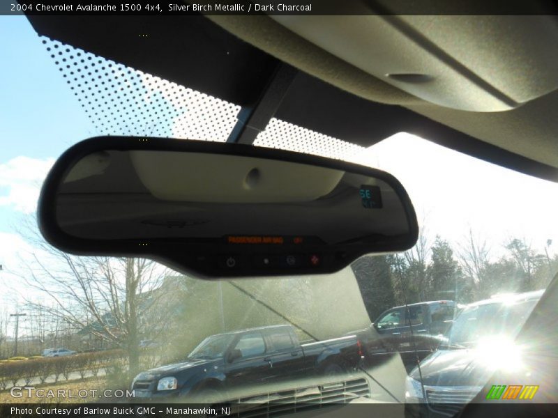 Silver Birch Metallic / Dark Charcoal 2004 Chevrolet Avalanche 1500 4x4