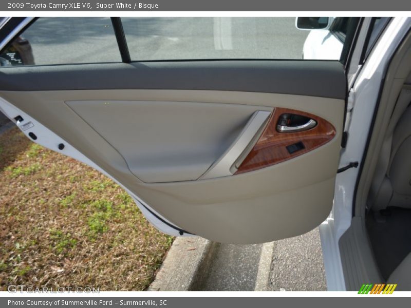 Super White / Bisque 2009 Toyota Camry XLE V6