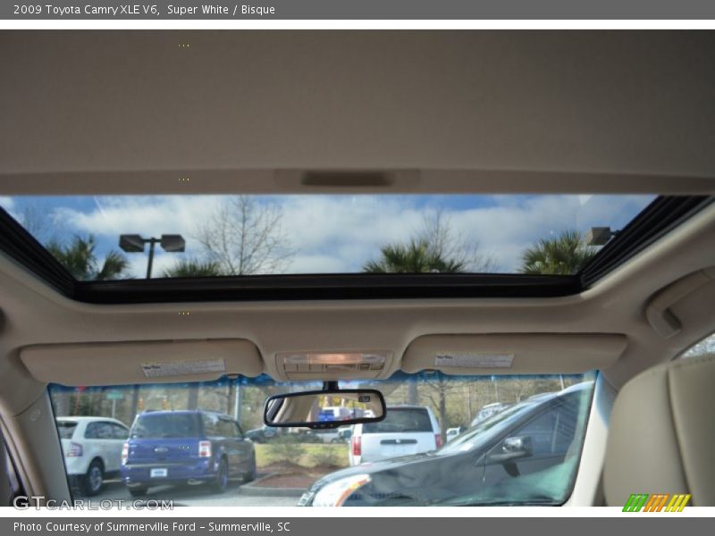 Super White / Bisque 2009 Toyota Camry XLE V6