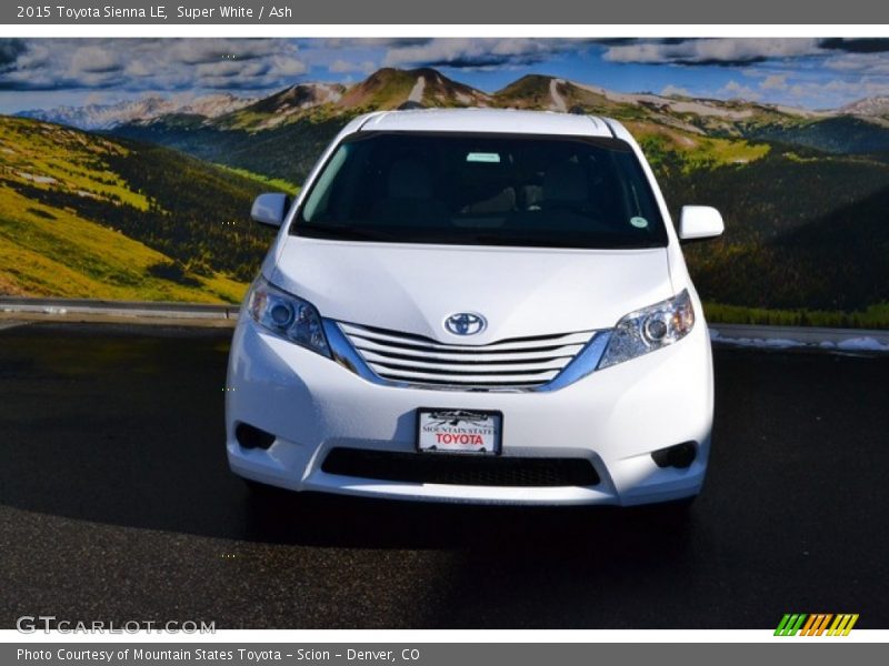 Super White / Ash 2015 Toyota Sienna LE