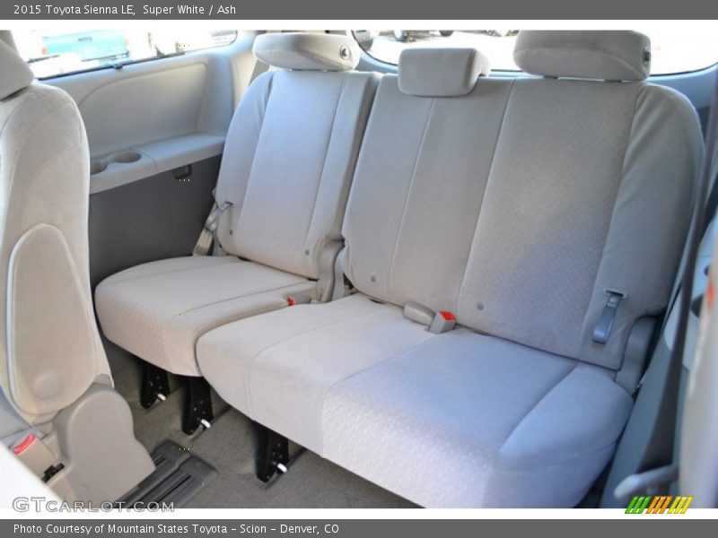 Super White / Ash 2015 Toyota Sienna LE