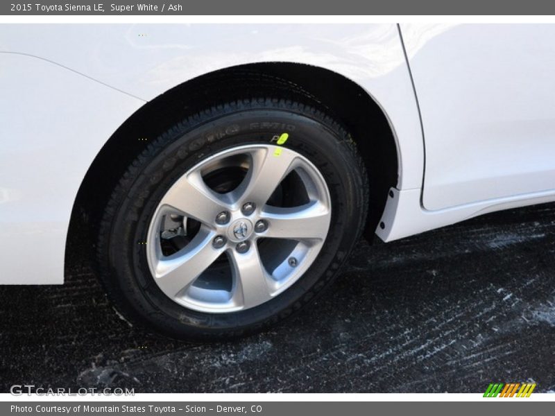 Super White / Ash 2015 Toyota Sienna LE