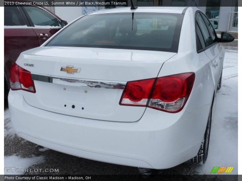 Summit White / Jet Black/Medium Titanium 2013 Chevrolet Cruze LS