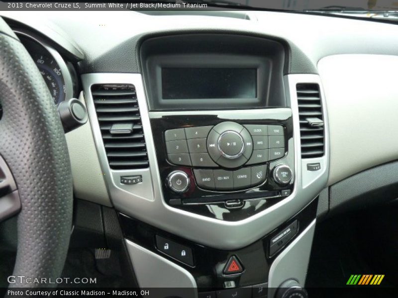 Summit White / Jet Black/Medium Titanium 2013 Chevrolet Cruze LS