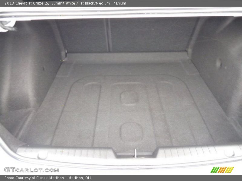Summit White / Jet Black/Medium Titanium 2013 Chevrolet Cruze LS