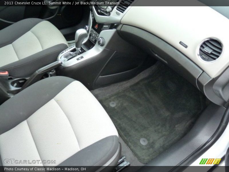 Summit White / Jet Black/Medium Titanium 2013 Chevrolet Cruze LS
