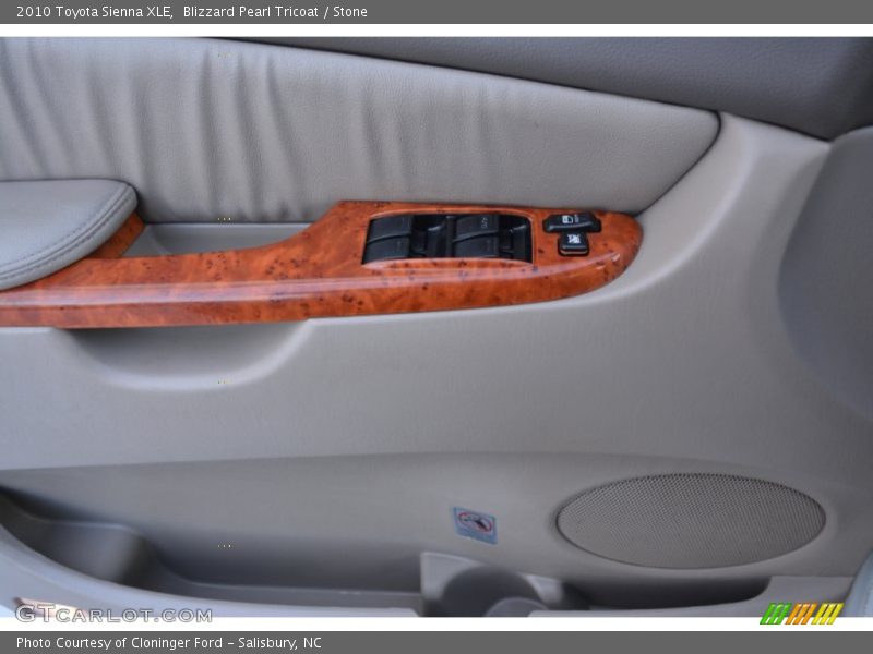 Blizzard Pearl Tricoat / Stone 2010 Toyota Sienna XLE