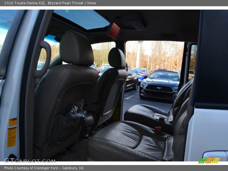 Blizzard Pearl Tricoat / Stone 2010 Toyota Sienna XLE