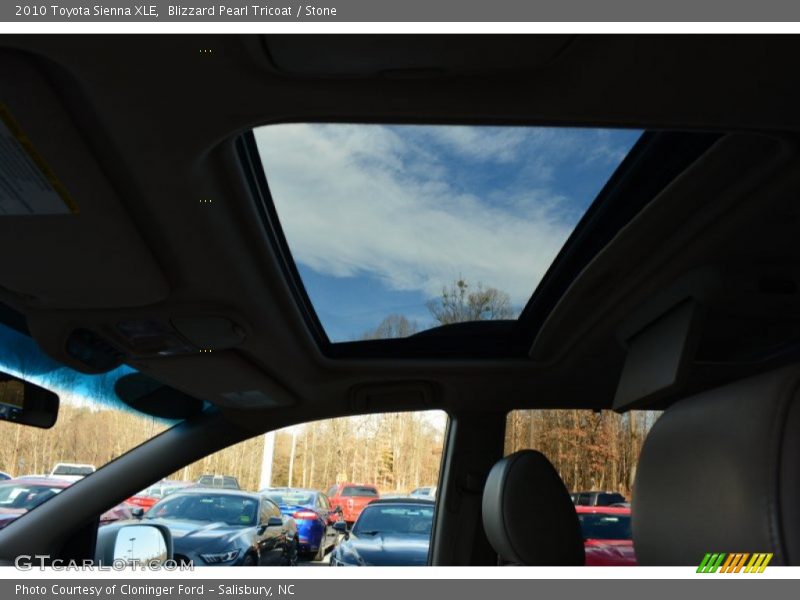 Blizzard Pearl Tricoat / Stone 2010 Toyota Sienna XLE