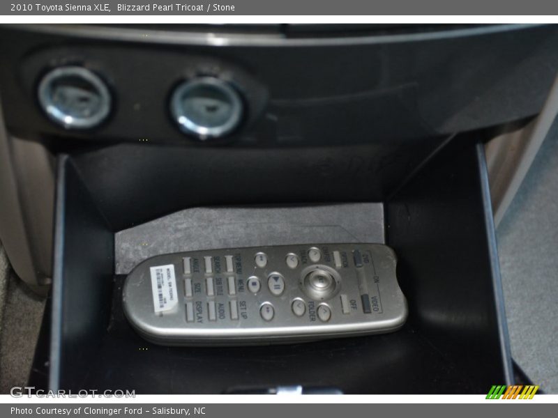 Blizzard Pearl Tricoat / Stone 2010 Toyota Sienna XLE