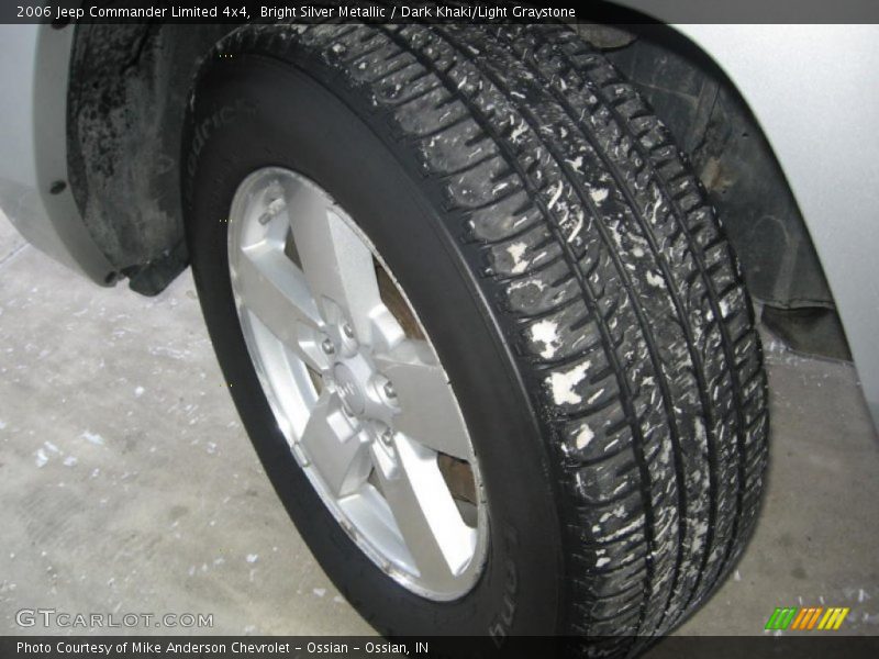 Bright Silver Metallic / Dark Khaki/Light Graystone 2006 Jeep Commander Limited 4x4