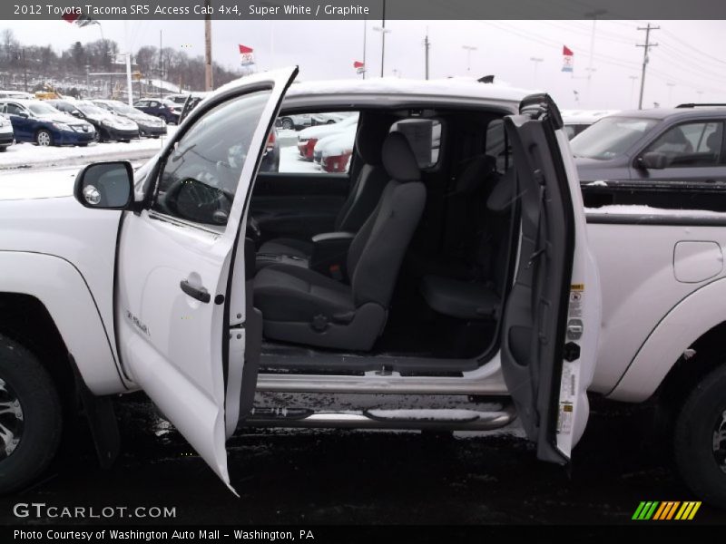 Super White / Graphite 2012 Toyota Tacoma SR5 Access Cab 4x4