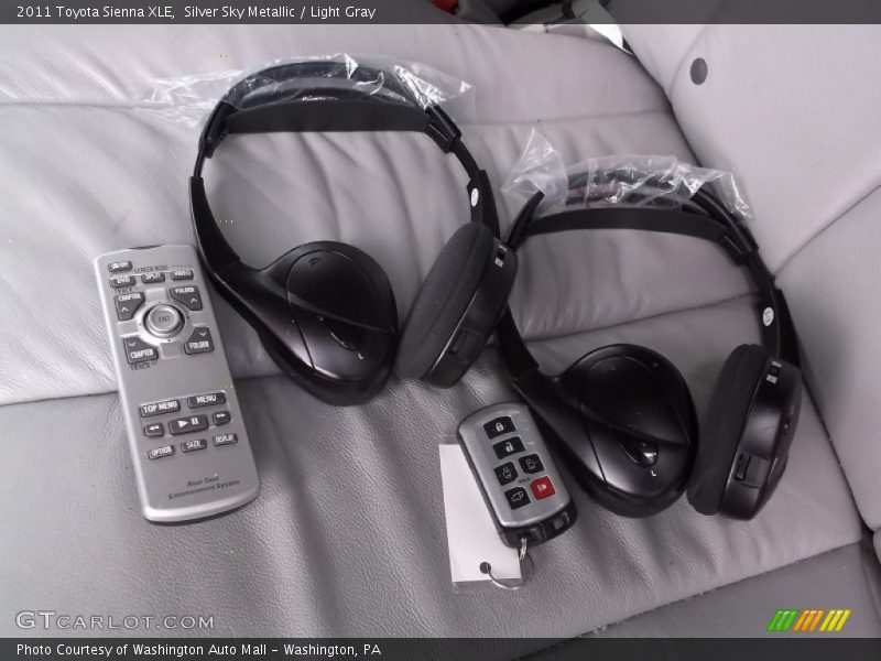 Silver Sky Metallic / Light Gray 2011 Toyota Sienna XLE