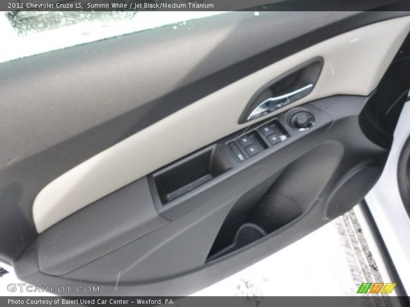 Summit White / Jet Black/Medium Titanium 2012 Chevrolet Cruze LS