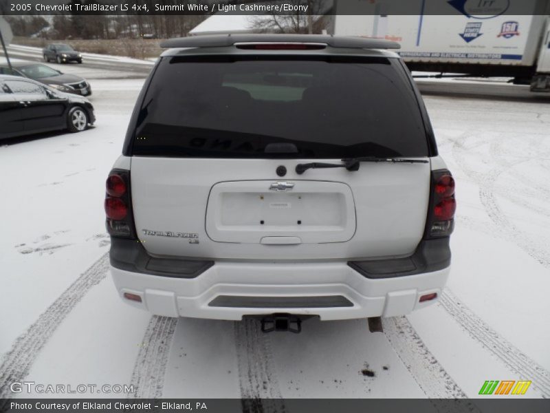 Summit White / Light Cashmere/Ebony 2005 Chevrolet TrailBlazer LS 4x4