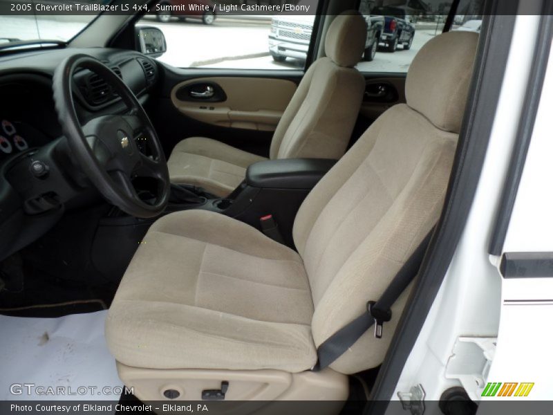 Summit White / Light Cashmere/Ebony 2005 Chevrolet TrailBlazer LS 4x4